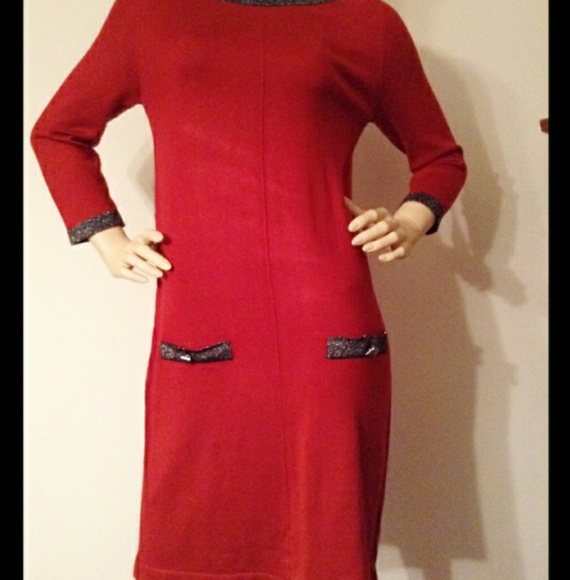 Dresses & Skirts - Red knot dress 3/4 sleeves, worn once